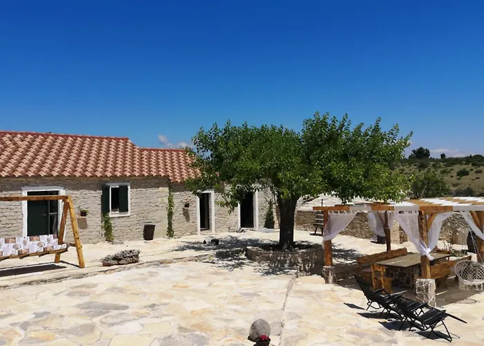 Villa Juniper Stone By Guide *