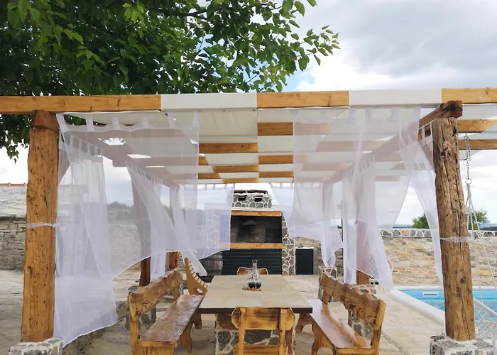 Juniper Stone By Guide * Benkovac