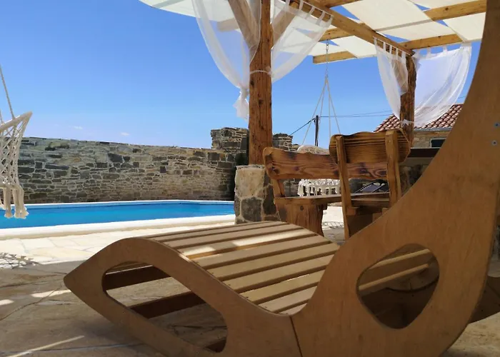 Villa Juniper Stone By Guide *