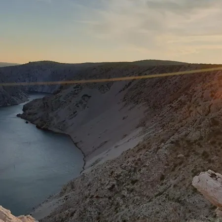 Juniper Stone By Guide Бенковац